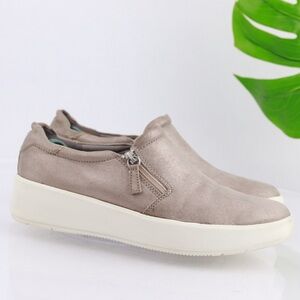 Collection by Clarks Layton Step taupe slip-ons sneakers size 7.5 NEW